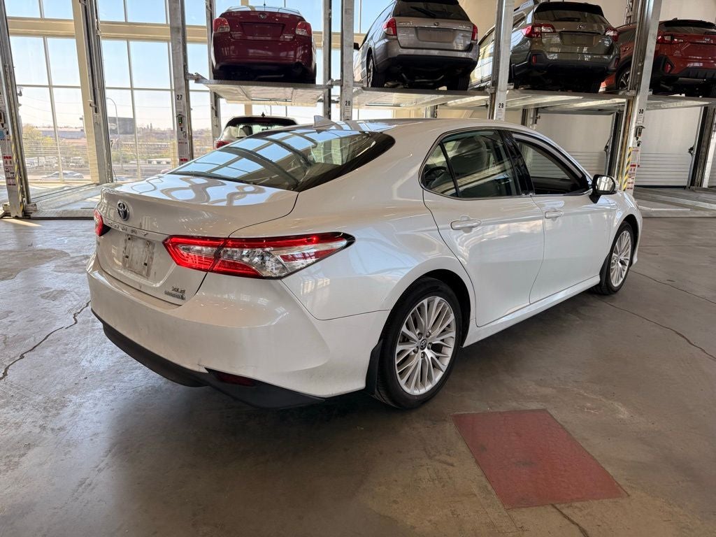 2020 Toyota Camry Hybrid XLE