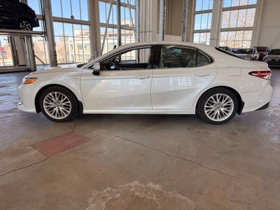 2020 Toyota Camry Hybrid XLE