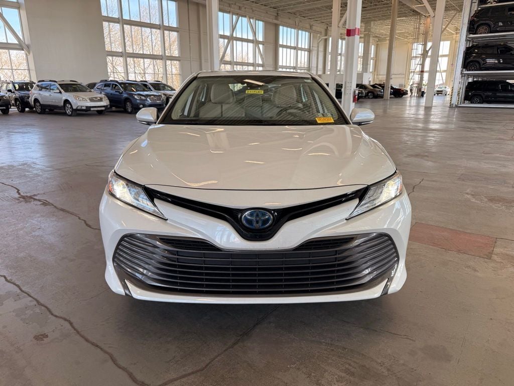 2020 Toyota Camry Hybrid XLE