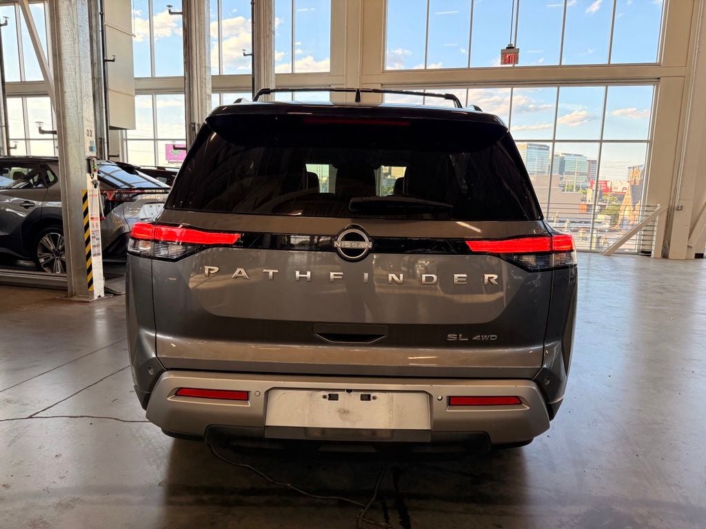 2023 Nissan Pathfinder SL