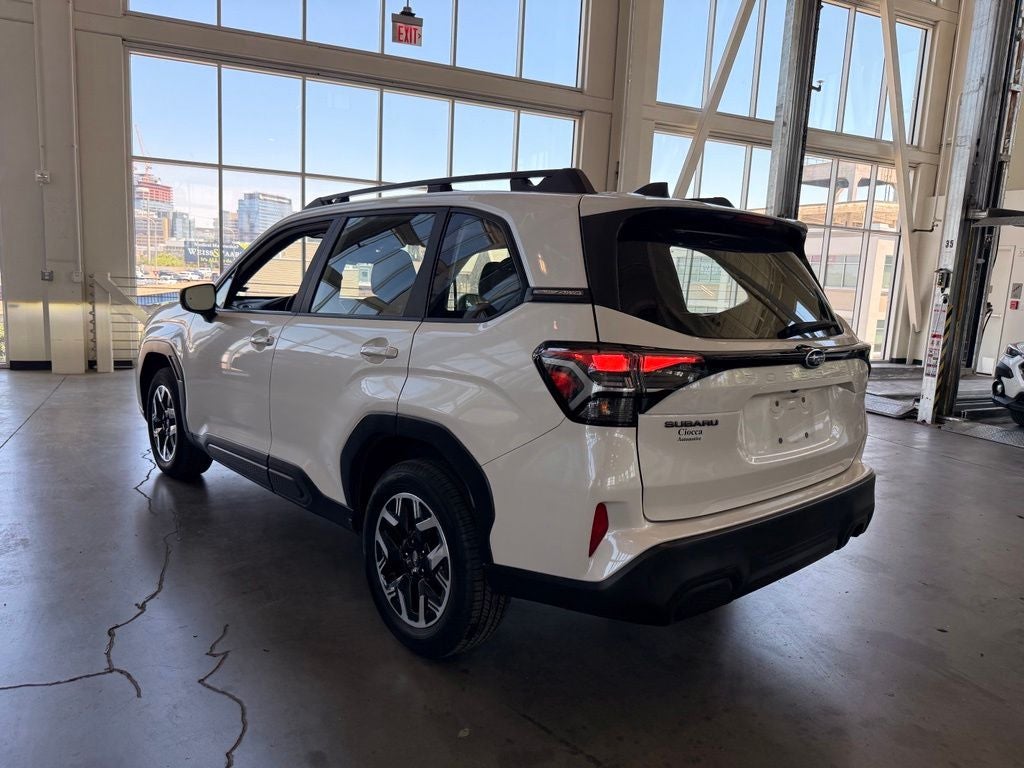 2025 Subaru Forester Base