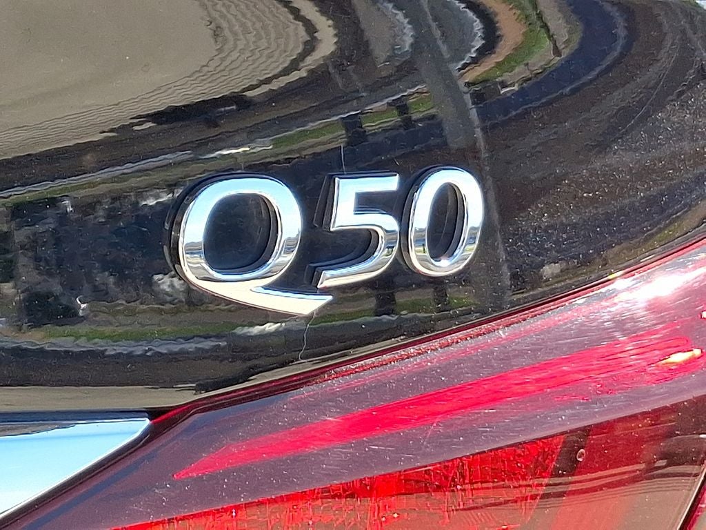 2023 INFINITI Q50 LUXE
