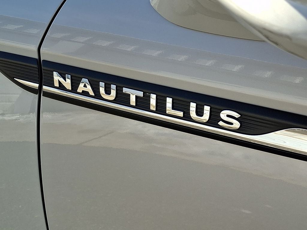 2021 Lincoln Nautilus Reserve
