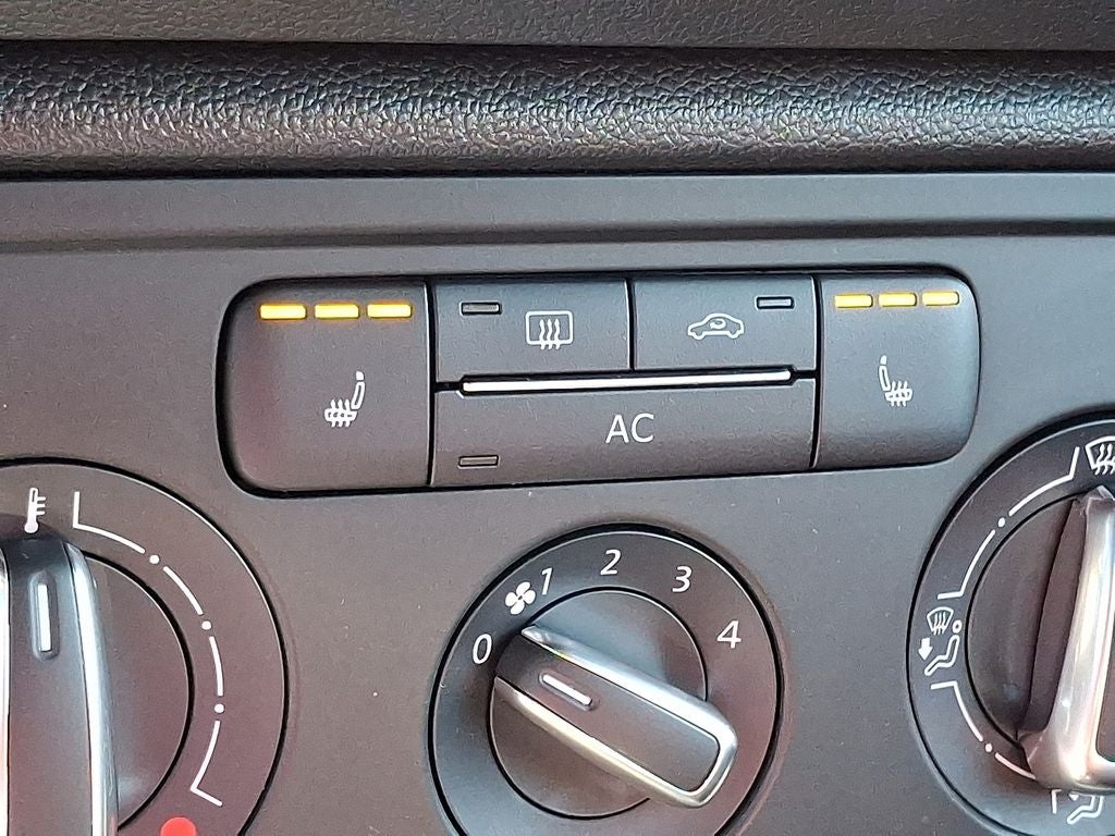 2012 Volkswagen Beetle 2.0 TSi