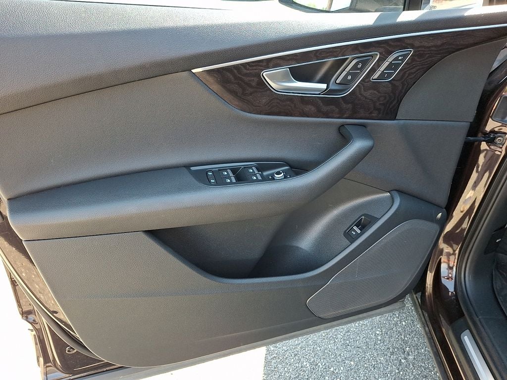 2022 Audi Q7 45 Premium quattro