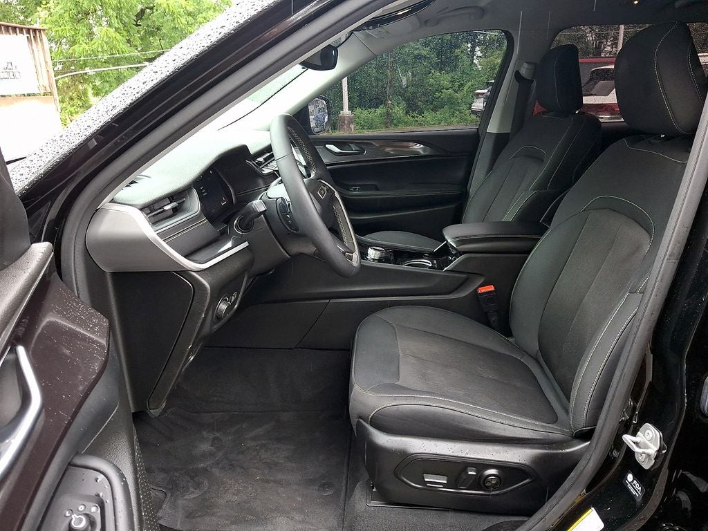 2023 Jeep Grand Cherokee L Laredo