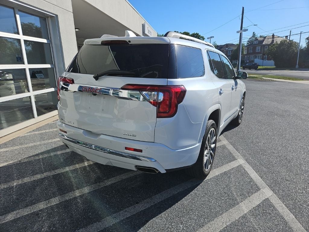 2023 GMC Acadia Denali