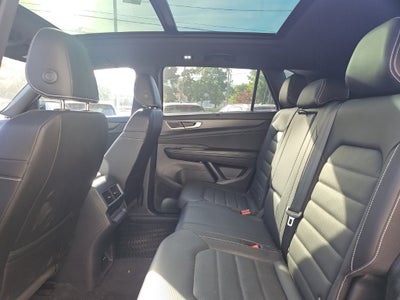 2026 Volkswagen Atlas Cross Sport SEL R-Line Black