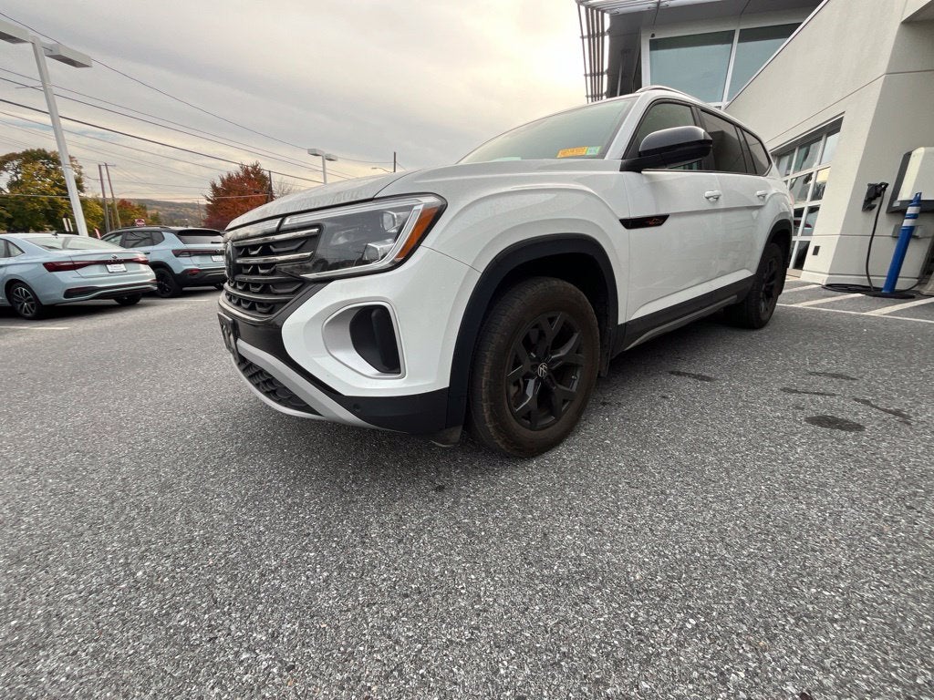 2024 Volkswagen Atlas 2.0T Peak Edition SE w/Technology