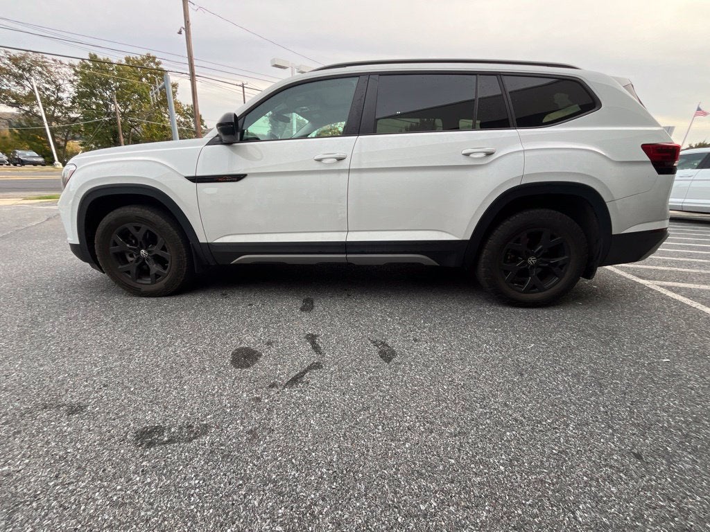 2024 Volkswagen Atlas 2.0T Peak Edition SE w/Technology