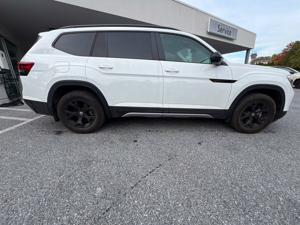 2024 Volkswagen Atlas 2.0T Peak Edition SE w/Technology