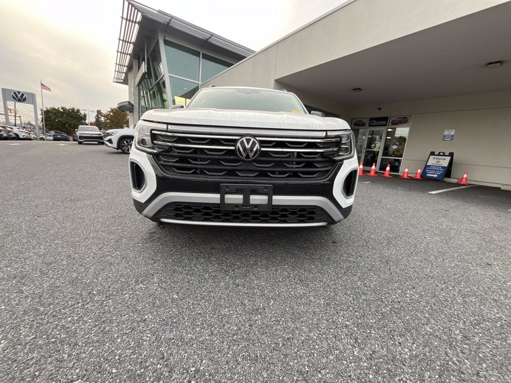 2024 Volkswagen Atlas 2.0T Peak Edition SE w/Technology