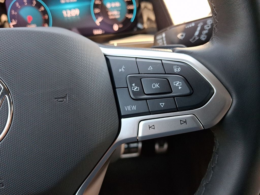 2025 Volkswagen Atlas Cross Sport 2.0T SEL Premium R-Line