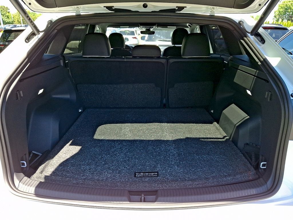 2025 Volkswagen Atlas Cross Sport 2.0T SEL Premium R-Line