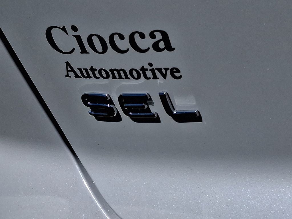 2025 Volkswagen Atlas Cross Sport 2.0T SEL Premium R-Line