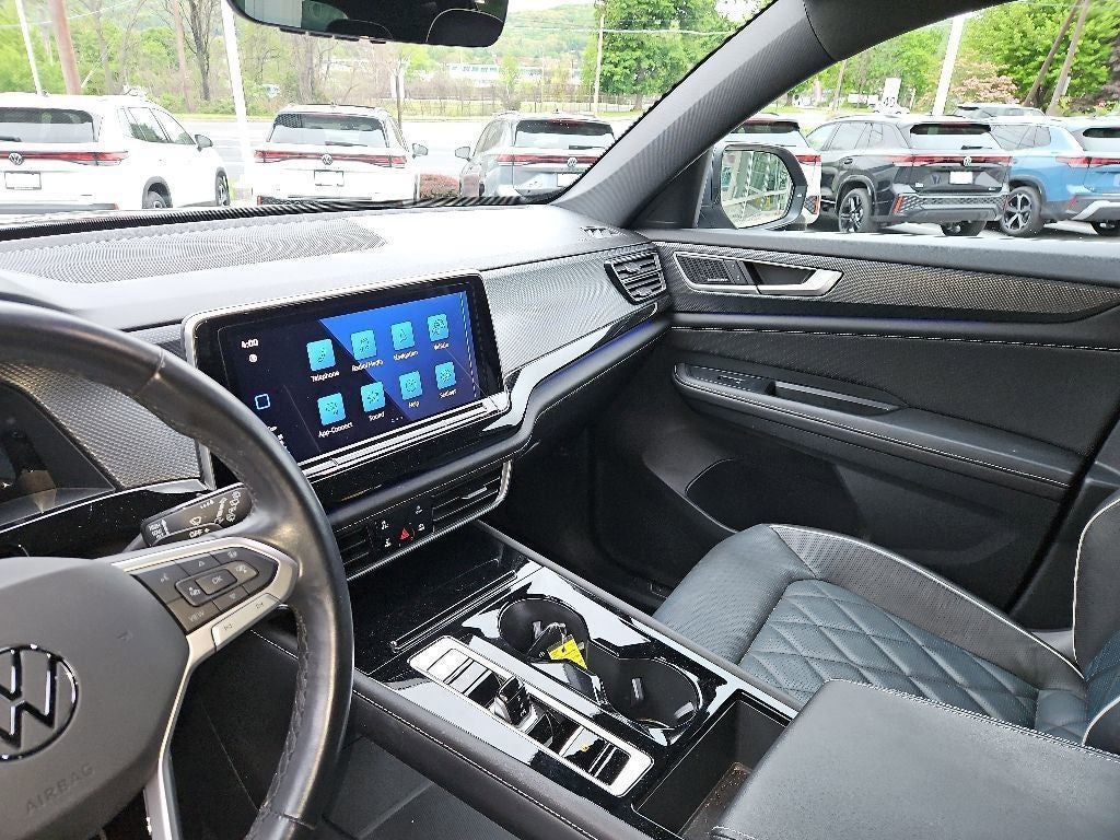 2024 Volkswagen Atlas Cross Sport 2.0T SEL Premium R-Line