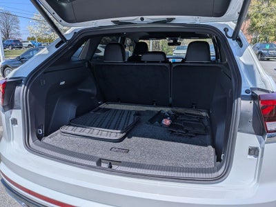 2024 Volkswagen Atlas Cross Sport 2.0T SEL Premium R-Line