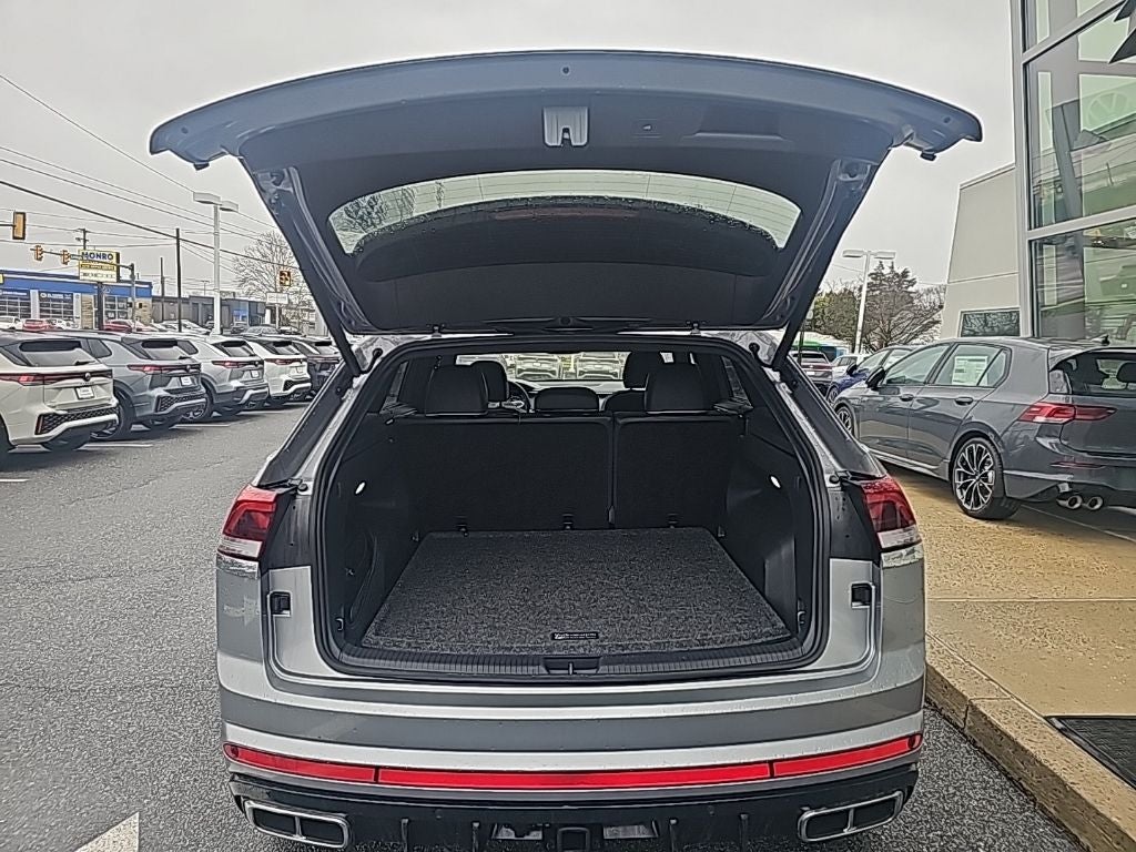 2025 Volkswagen Atlas Cross Sport 2.0T SEL Premium R-Line