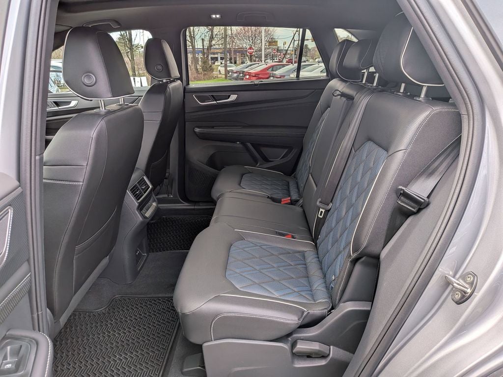 2025 Volkswagen Atlas Cross Sport 2.0T SEL Premium R-Line
