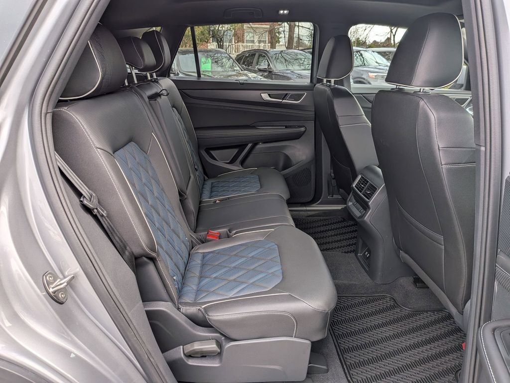 2025 Volkswagen Atlas Cross Sport 2.0T SEL Premium R-Line