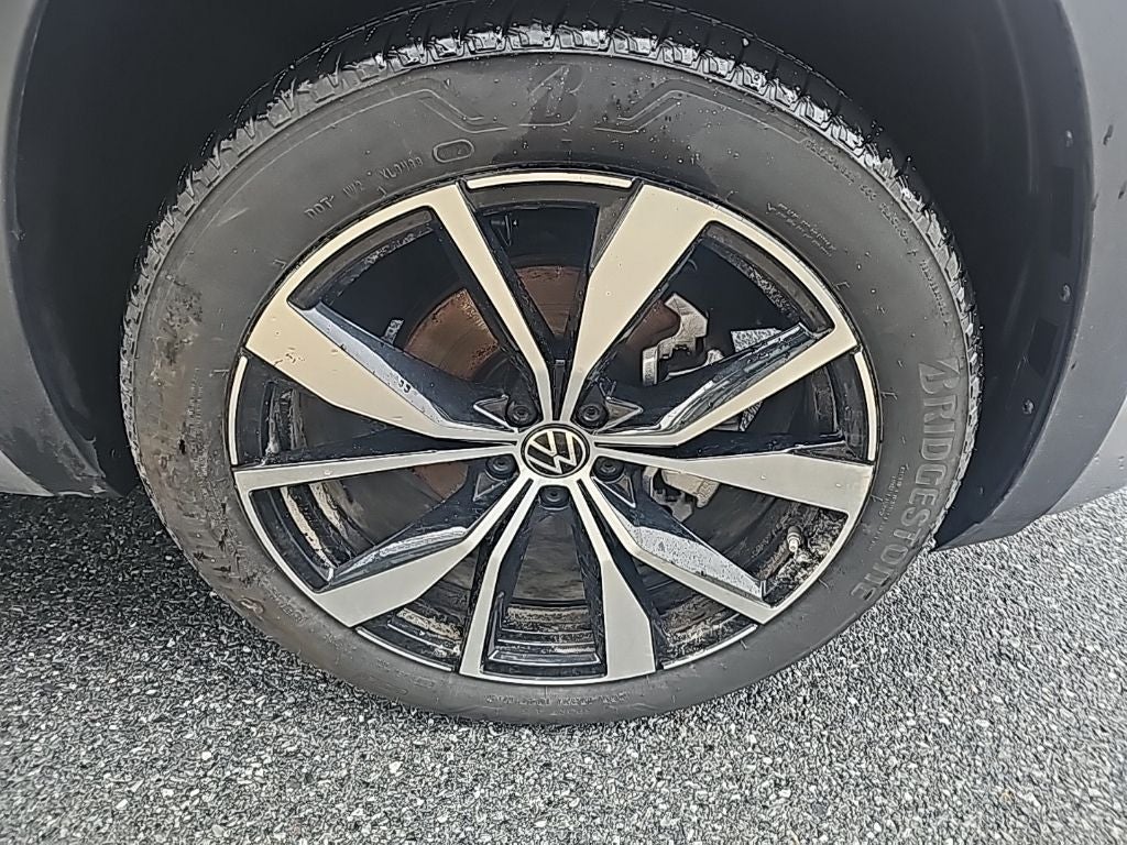 2025 Volkswagen Atlas Cross Sport 2.0T SEL Premium R-Line