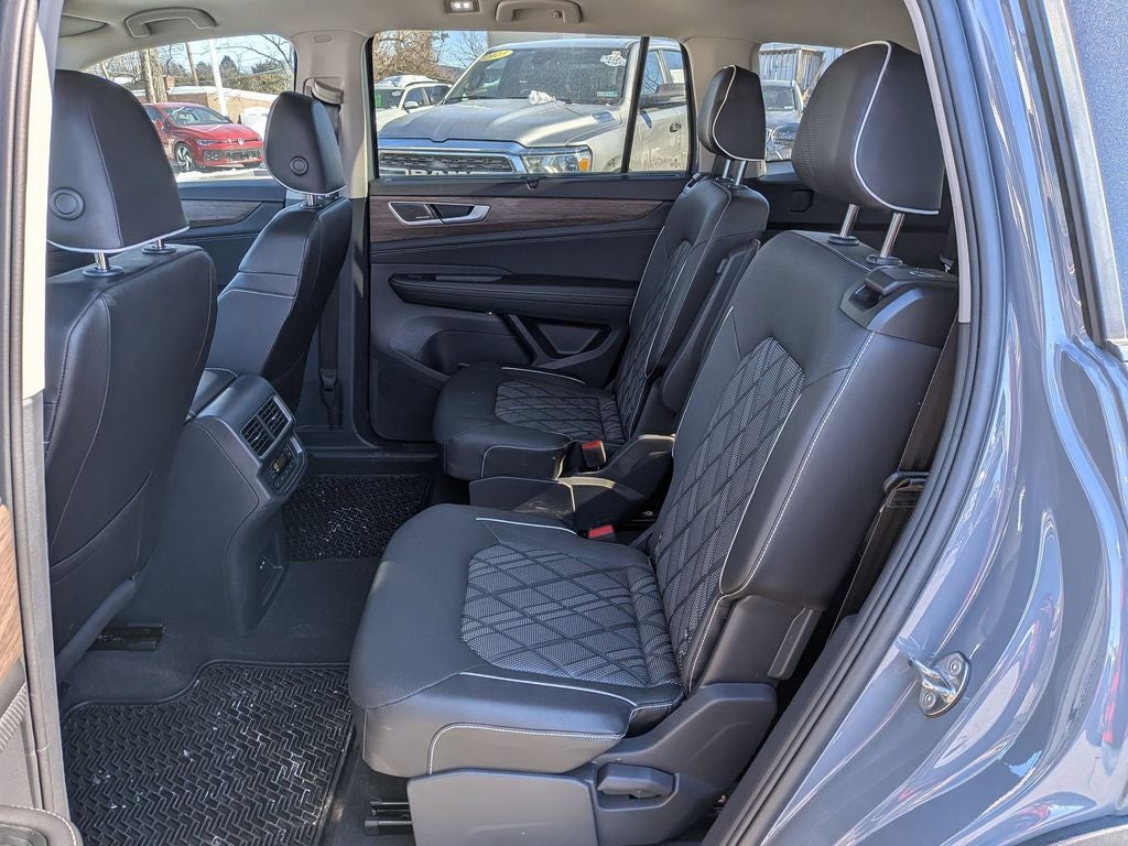 2025 Volkswagen Atlas 2.0T SEL Premium R-Line