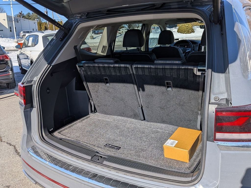 2025 Volkswagen Atlas 2.0T SEL Premium R-Line