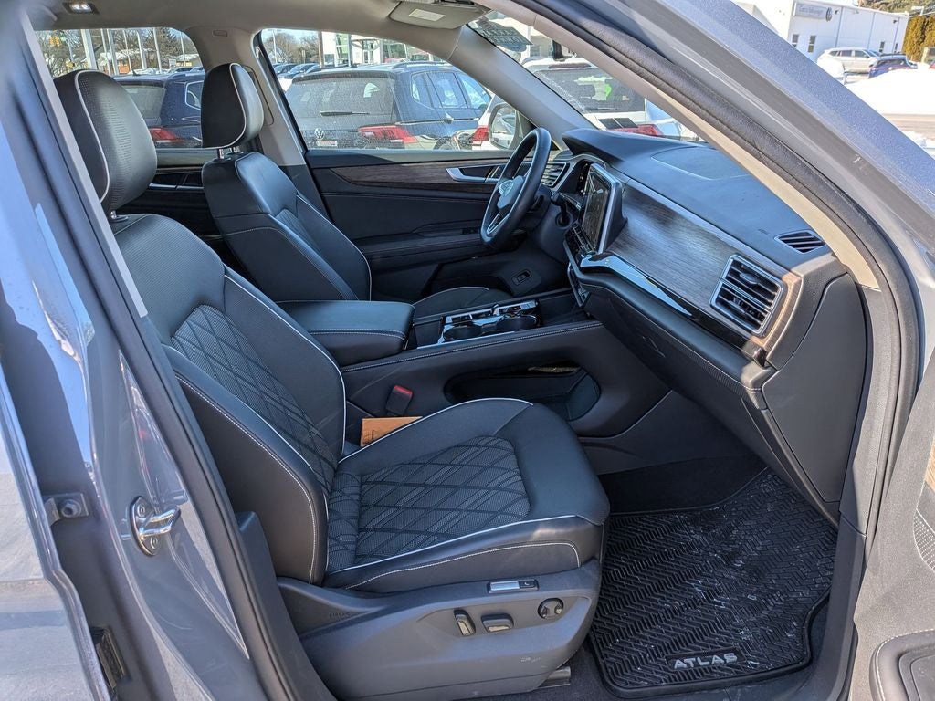 2025 Volkswagen Atlas 2.0T SEL Premium R-Line