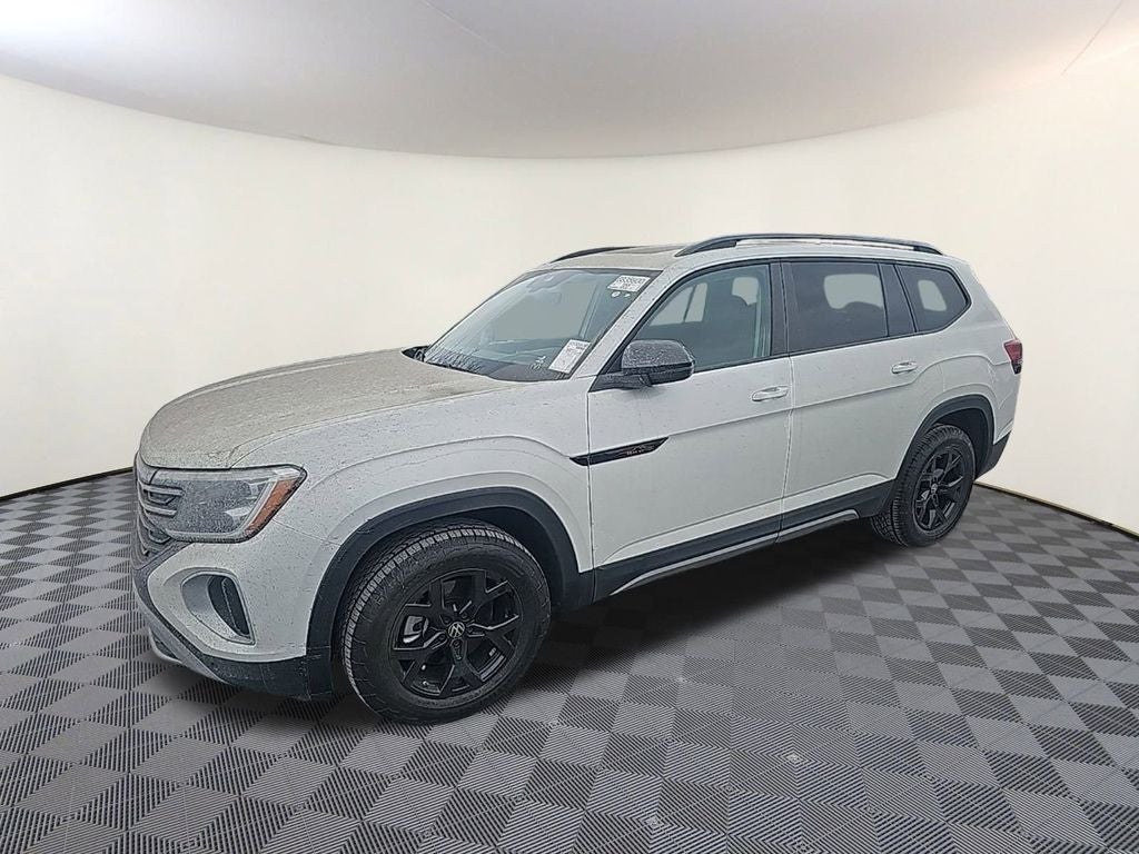 2024 Volkswagen Atlas 2.0T Peak Edition SEL