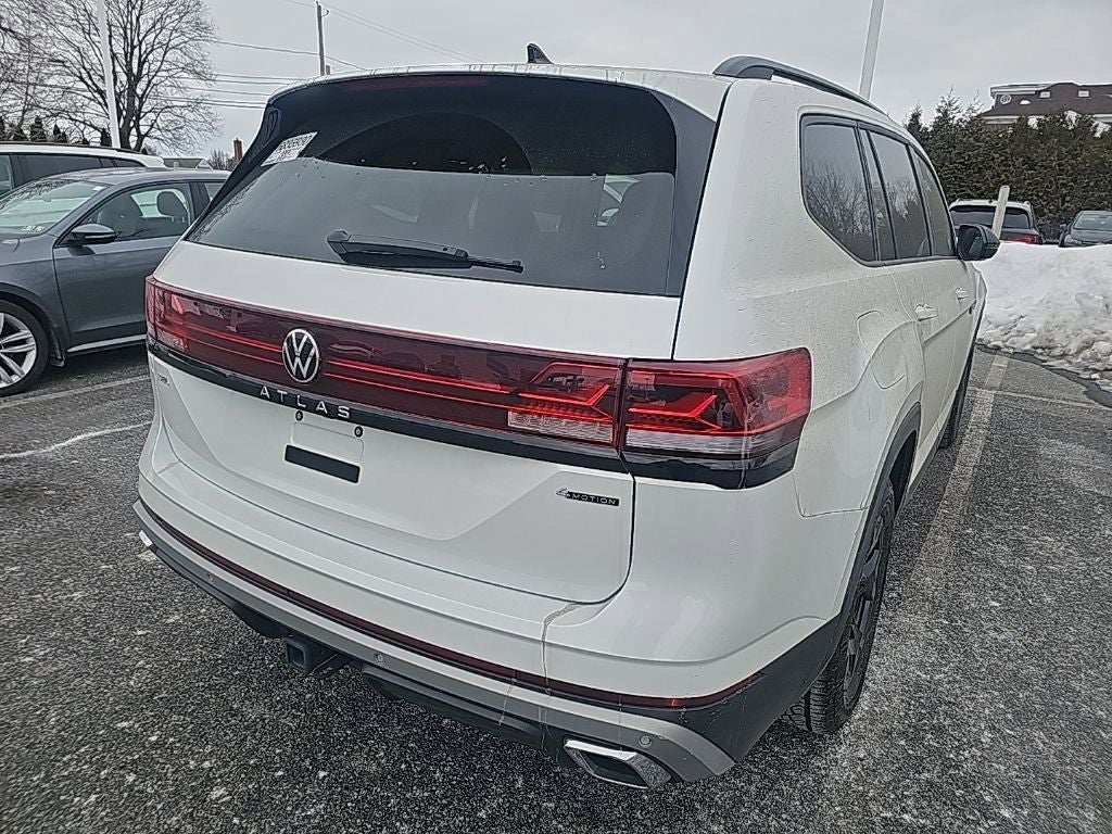 2024 Volkswagen Atlas 2.0T Peak Edition SEL