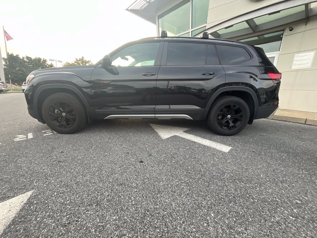 2024 Volkswagen Atlas 2.0T Peak Edition SEL