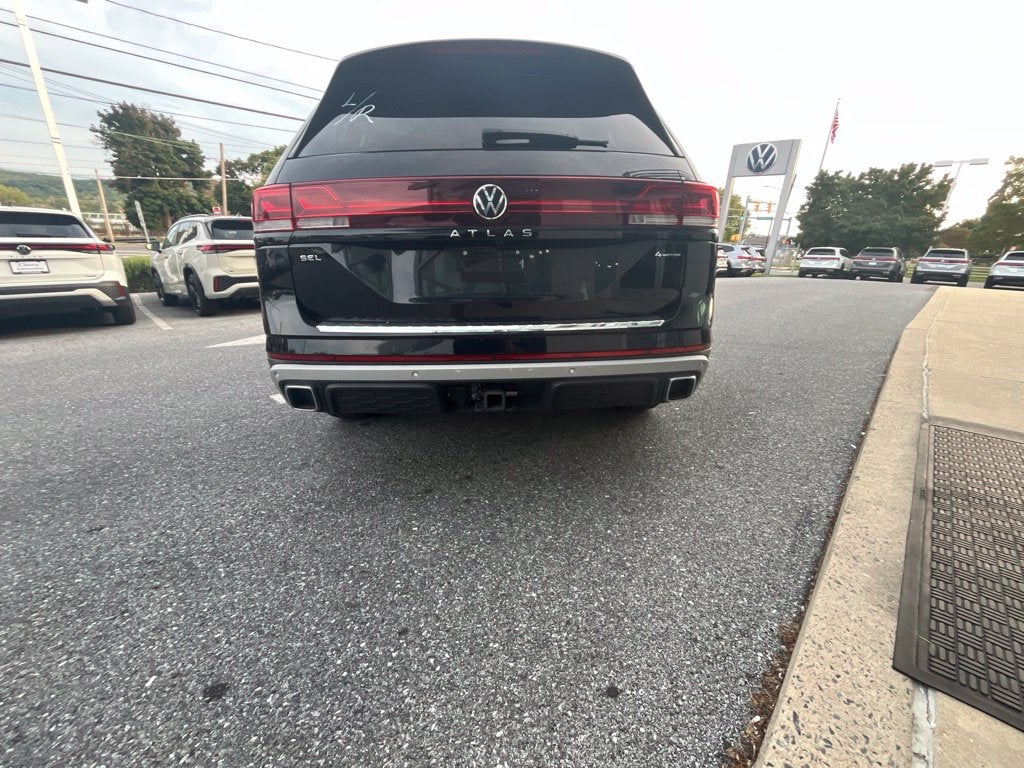 2024 Volkswagen Atlas 2.0T Peak Edition SEL