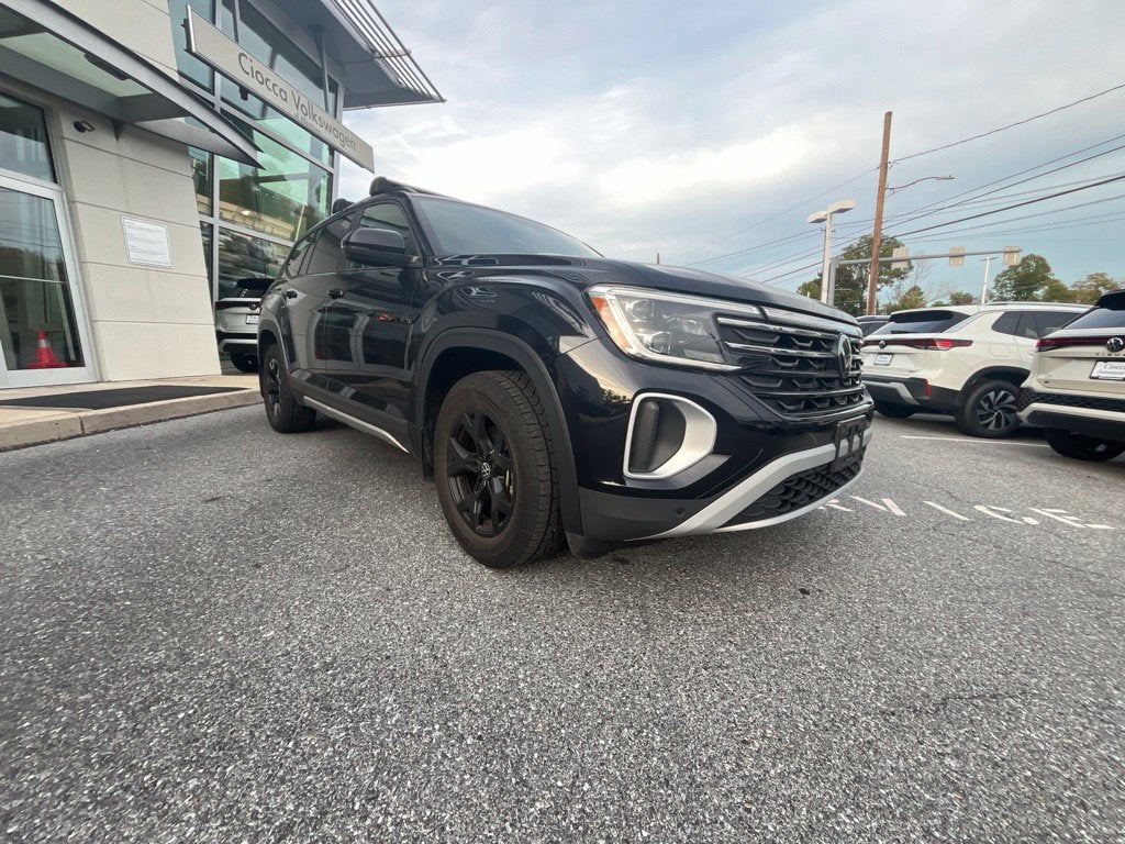 2024 Volkswagen Atlas 2.0T Peak Edition SEL