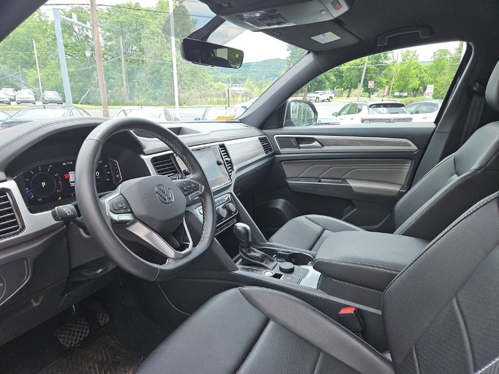 2023 Volkswagen Atlas Cross Sport 2.0T SE w/Technology