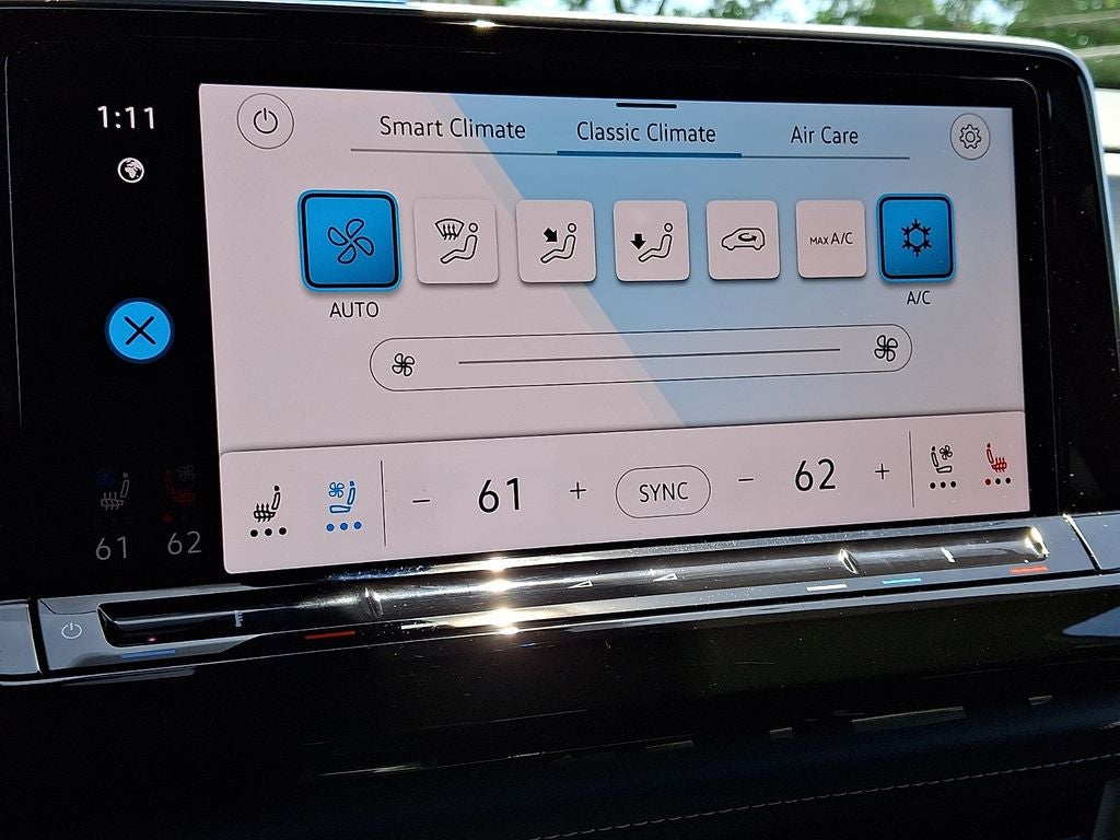 2025 Volkswagen Atlas Cross Sport 2.0T SE w/Technology