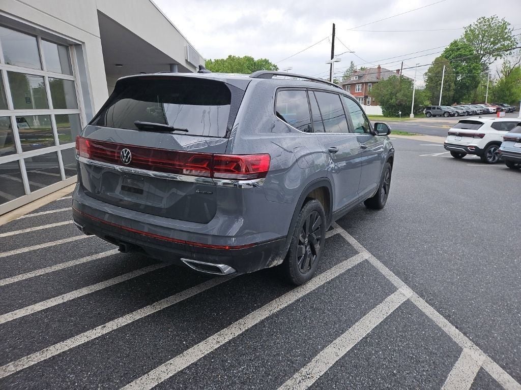 2025 Volkswagen Atlas 2.0T SE w/Technology