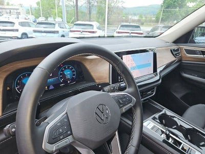 2025 Volkswagen Atlas 2.0T SE w/Technology