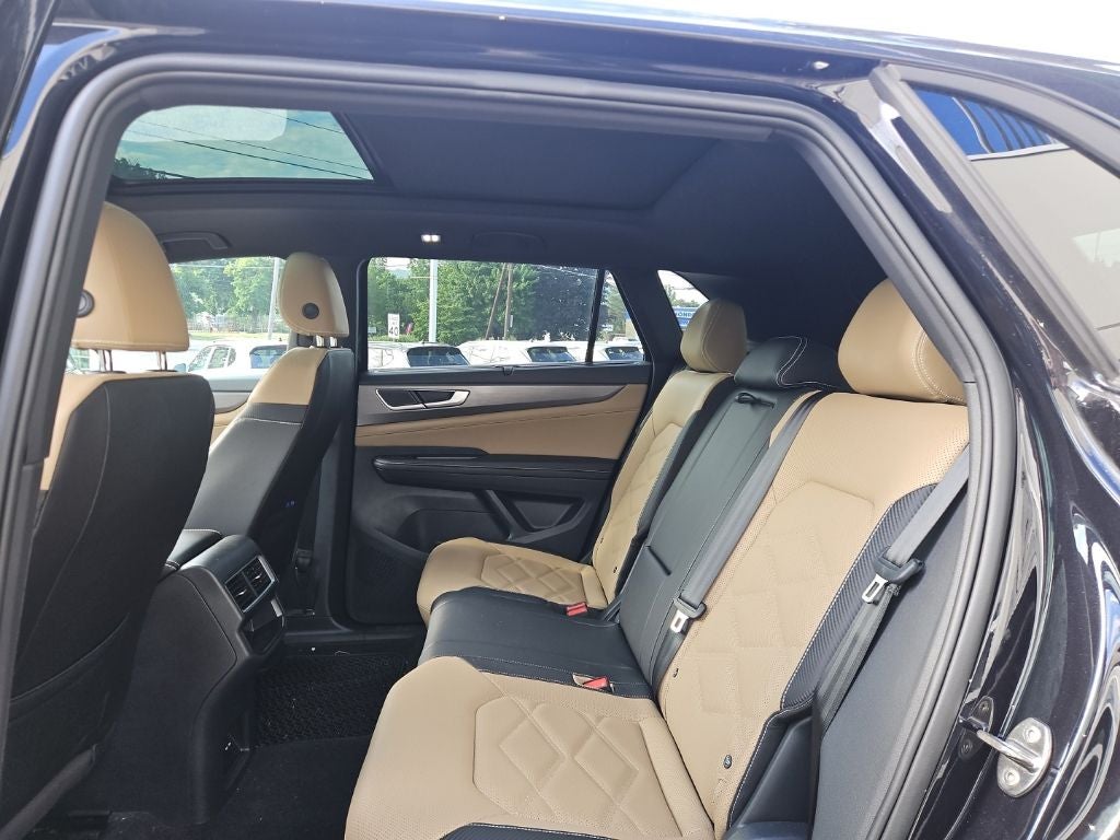 2025 Volkswagen Atlas Cross Sport 2.0T SE w/Technology