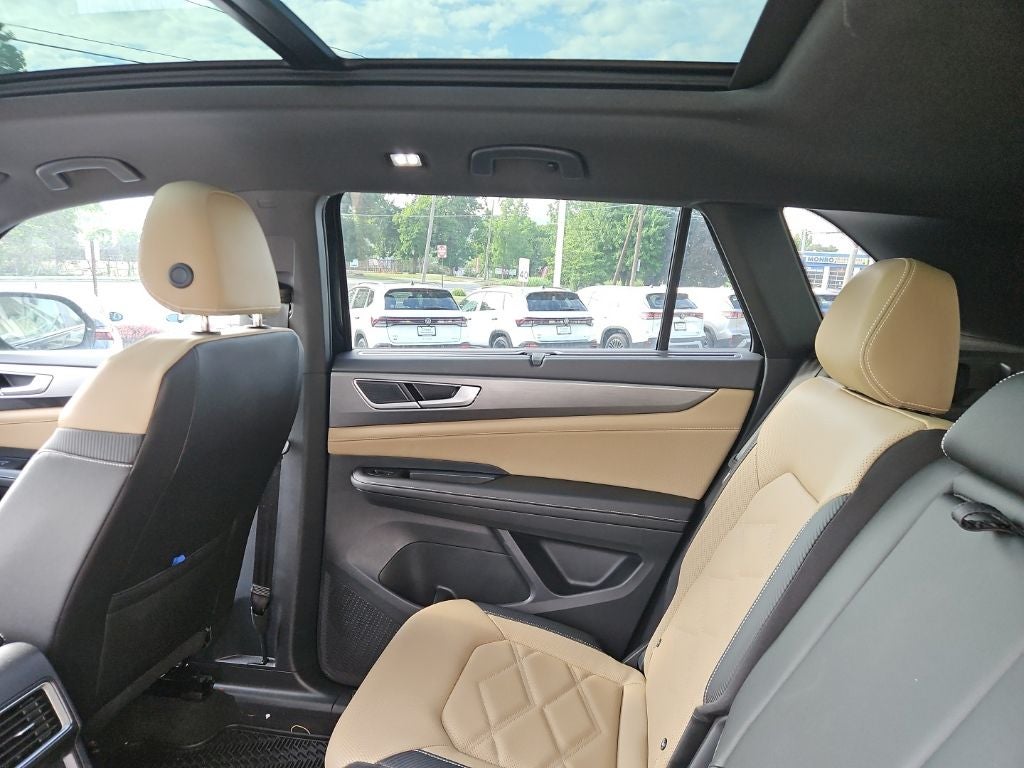 2025 Volkswagen Atlas Cross Sport 2.0T SE w/Technology