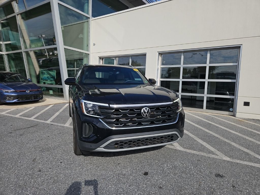 2025 Volkswagen Atlas Cross Sport 2.0T SE w/Technology