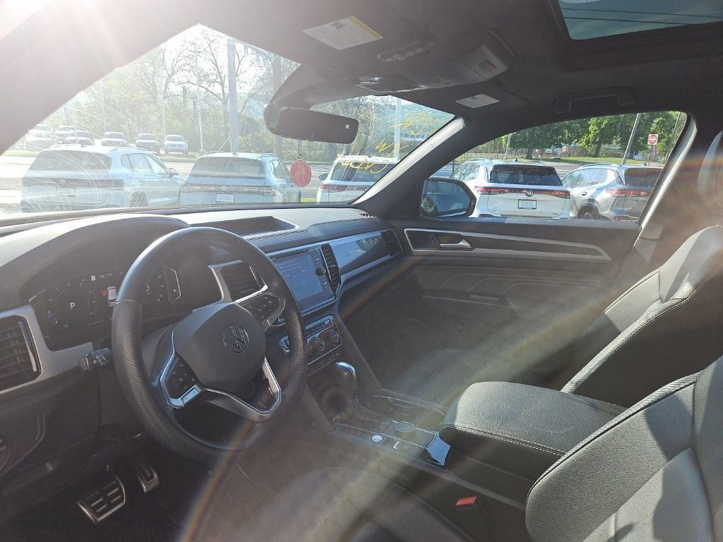 2023 Volkswagen Atlas Cross Sport 2.0T SEL R-Line