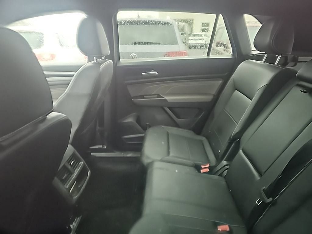 2023 Volkswagen Atlas Cross Sport 2.0T SEL R-Line