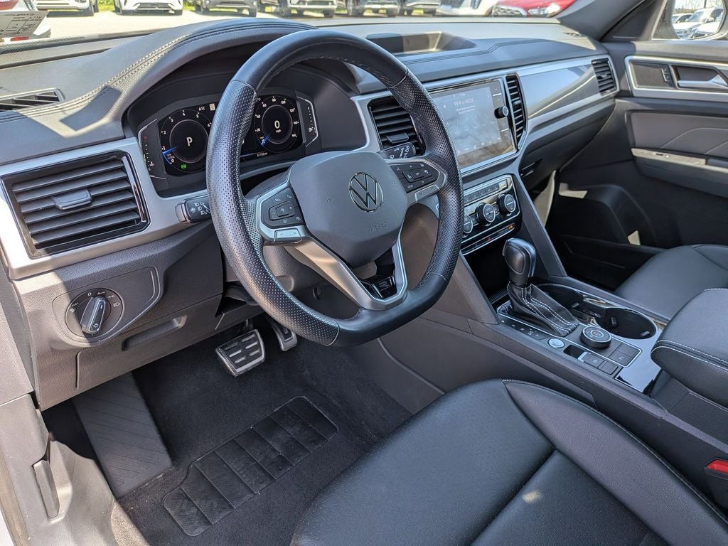 2023 Volkswagen Atlas Cross Sport 2.0T SEL R-Line