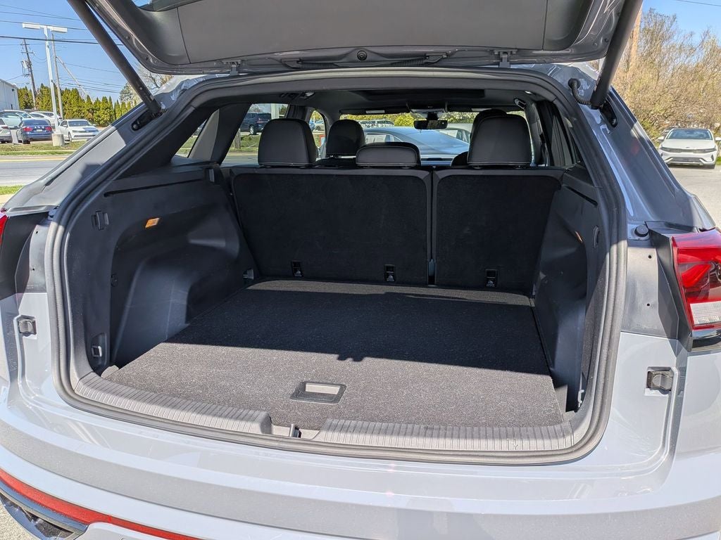 2023 Volkswagen Atlas Cross Sport 2.0T SEL R-Line