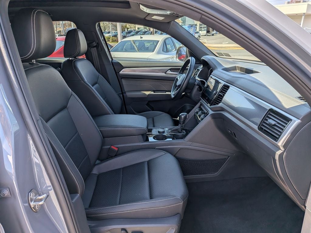 2023 Volkswagen Atlas Cross Sport 2.0T SEL R-Line