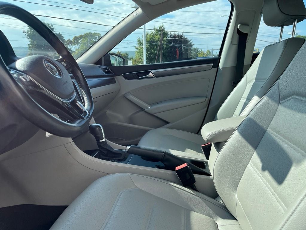 2017 Volkswagen Passat 1.8T R-Line