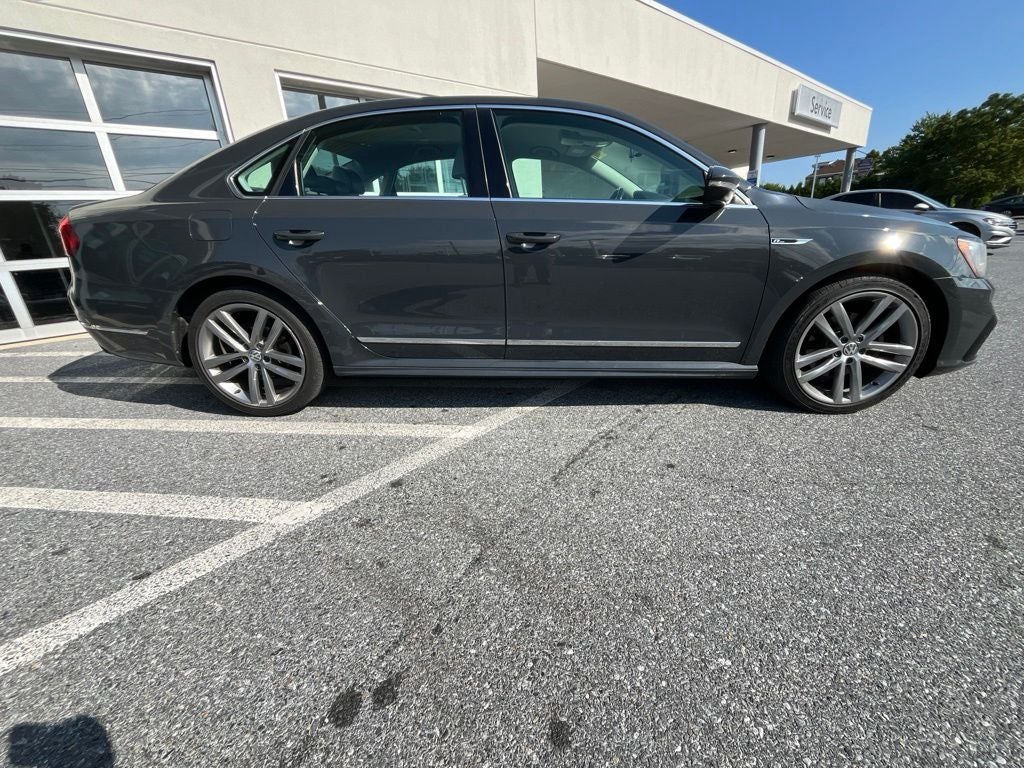2017 Volkswagen Passat 1.8T R-Line