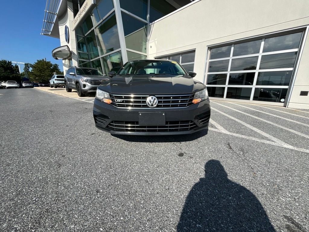 2017 Volkswagen Passat 1.8T R-Line