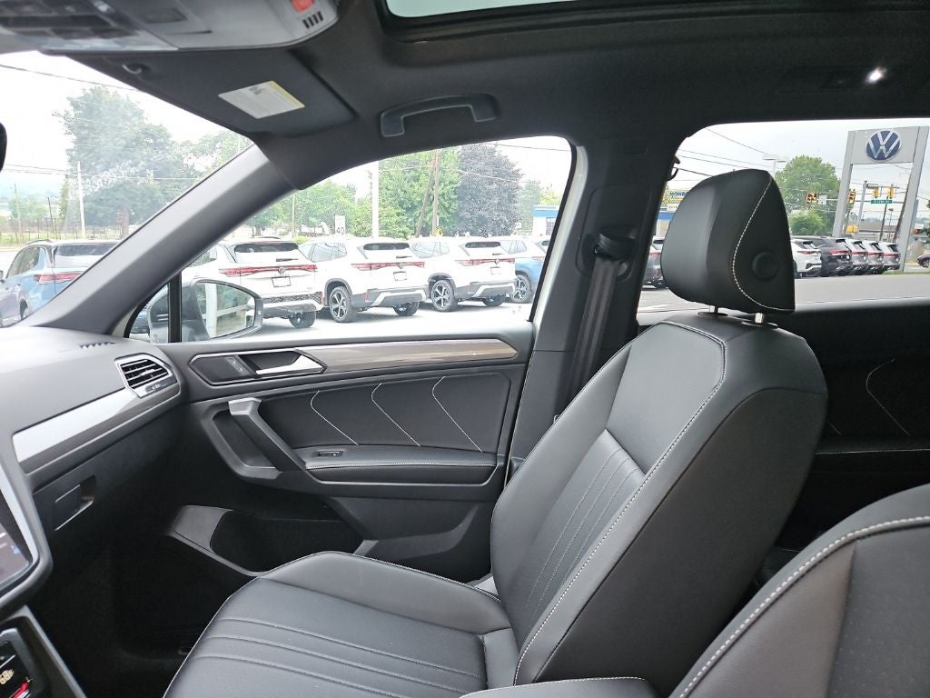 2024 Volkswagen Tiguan 2.0T SE R-Line Black