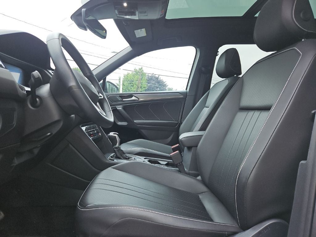 2024 Volkswagen Tiguan 2.0T SE R-Line Black